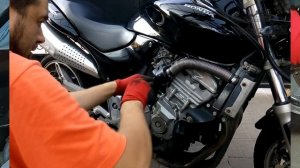 Натяжитель цепи ГРМ CB 600 Hornet.mp4