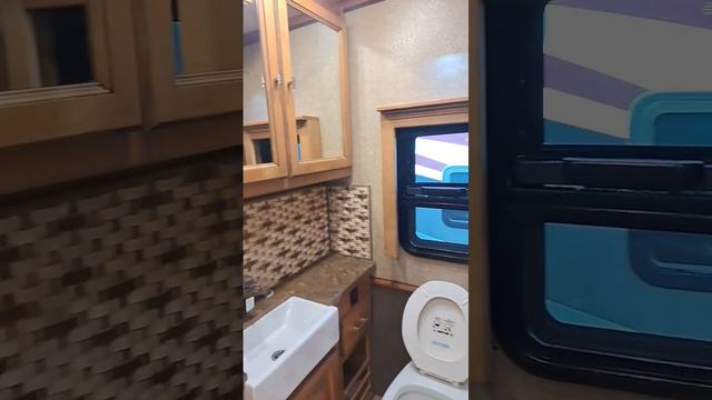 2017 Tiffin Motorhomes Phaeton 40 IH #tiffin #classA #rvlife #rvliving