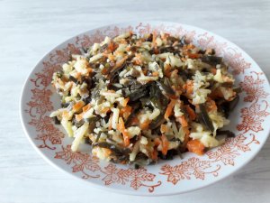 Овощной салат с морской капустой