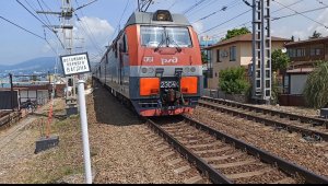 Электровоз 2ЭС4К с пассажирским поездом 083м Москва - Адлер | РЖД | Российские железные дороги