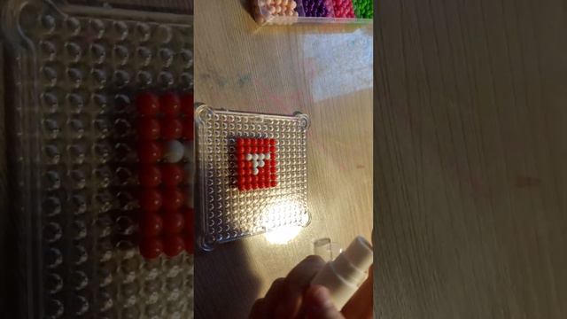 показываю как сделать подел ку у из мозаики