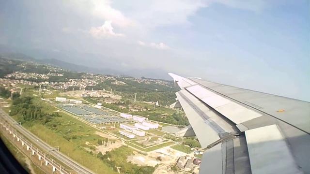 Тест экшн камеры Rekam 120. Взлет самолета Боинг 747. Вид из салона смотреть онлайн