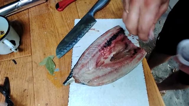 Скумбрия копченая в фольге. смотреть онлайн