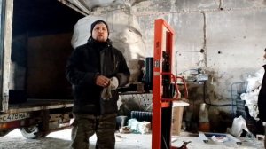 Тестирование штабелëра. Погрузка машины. Весы для склада.