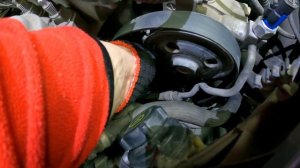 Ford Mondeo 2012 года, двигатель 2.3L, процесс замены помпы.