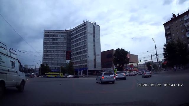 Как проезжают площадь Калинина