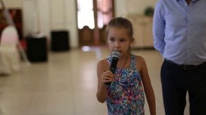 Девочка поёт на свадьбе в волгограде. Её не остановить!
