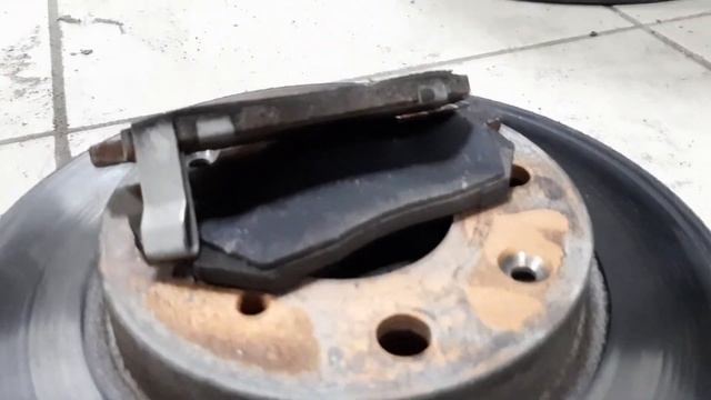 Контрактные тормозные диски на HONDA FIT GD1 в ужасном состоянии смотреть онлайн