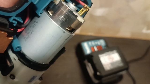 Makita DF347D распродажа у меня в мастерской. смотреть онлайн