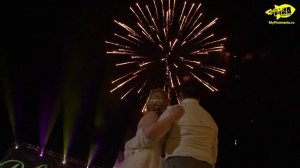 Фамилия, световые приборы и необычный фейерверк с сердцами.