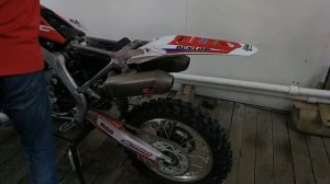 Это Honda CRF 250 R ! Посмотри,и всё узнаешь