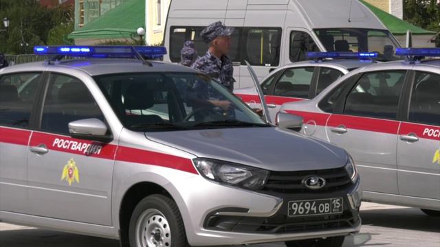 На Адмиралтейской площади Воронежа прошло вручение 29 единиц техники Управлению Росгвардии