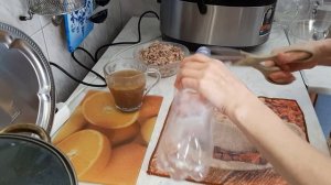 ДОМАШНЯЯ КУРИНАЯ ВЕТЧИНА В БУТЫЛКЕ/ПОЗДРАВЛЕНИЕ С 8 МАРТА/ЛАПКИ КУРИНЫЕ/ВМЕСТО ЖЕЛАТИНА/8 ЧУДО СВЕТ