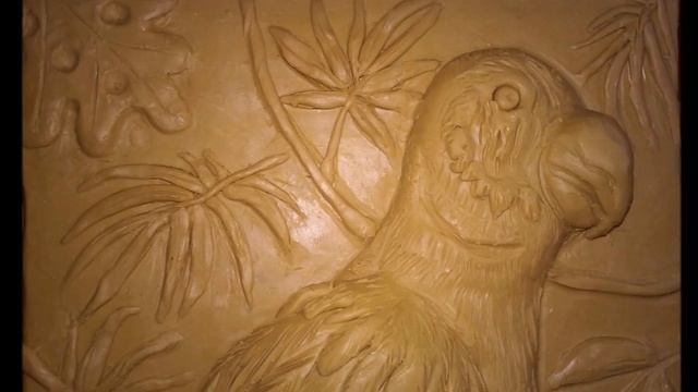 Барельеф. Скульптурная композиция. Птица джунглей. Скульптурный пластилин