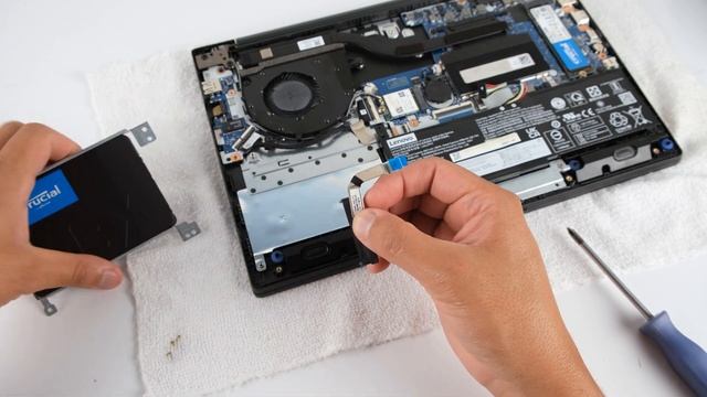 Upgrade Laptop?Lenovo V14 G2 ITL | Instalar/Cambiar SSD en M.2, Memoria RAM y HDD/SSD de 2.5" смотреть онлайн