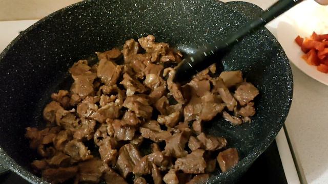 Жареная картошка с ГОВЯДИНОЙ / Fried potatoes with beef."