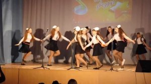 Танец "Мы маленькие дети"