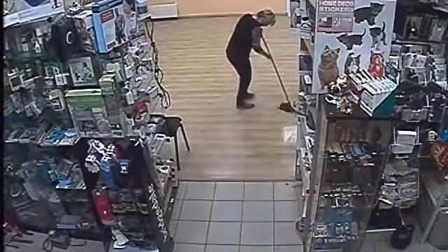 Аналоговая камера для помещений с ИК-подсветкой, 600 ТВЛ, день/ночь смотреть онлайн