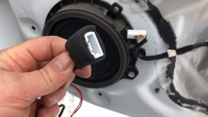 Установка твиттеров в кия рио  икс лайн