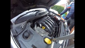 How to remove the intake manifold Renault Megane / Как снять впускной коллектор Рено Меган