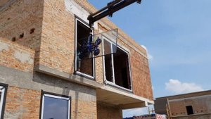 Монтаж больших стеклопакетов в алюминиевые окна