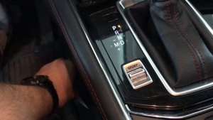 Mazda CX-5. Пример простого, но эффективного механического защитного приспособления. Замок акпп.