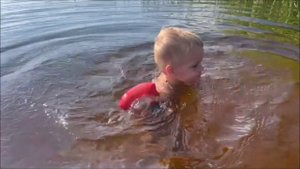 Приятно купаться на речке