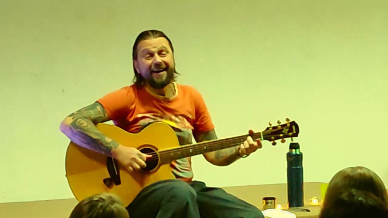 Илья Чёрт - Четыре сезона смотреть онлайн