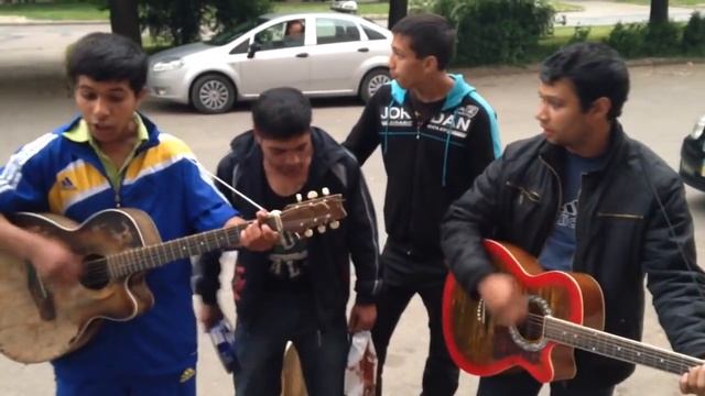 Шикарна пісня від ромалів смотреть онлайн