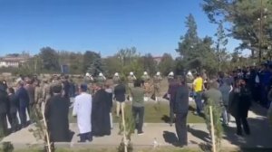Маис Бархударов поднял флаг Азербайджана на площади Флага в Шуше
