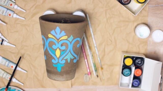 DIY: ПЕРЕДЕЛКА СТАРЫХ ВЕЩЕЙ - РОСПИСЬ ЦВЕТОЧНОГО ГОРШКА|Fosssaaa смотреть онлайн