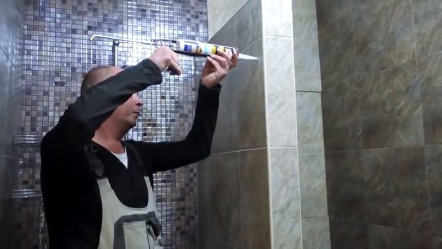 Монтаж душевой двери в нишу