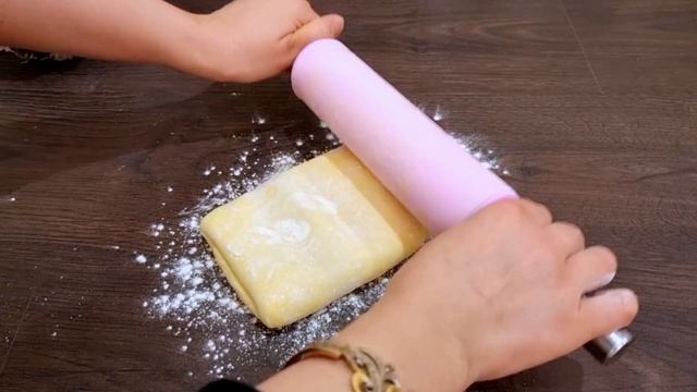 ДАЖЕ КРОШЕЧКИ НЕ ОСТАНЕТСЯ!ОБАЛДЕННЫЕ СЛОЙКИ К ЧАЮ❗САМЫЙ ВКУСНЫЙ И БЫСТРЫЙ РЕЦЕПТ СЛОЁНОГО ТЕСТА!