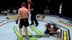 Пётр Ян удар коленом.