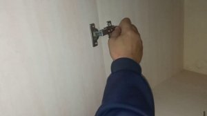 Как отрегулировать дверцы шкафа и мебели. Регулировка петель самому.