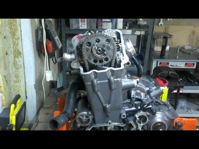 Как установить натяжитель цепи ГРМ на KTM 690 смотреть онлайн