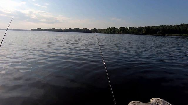 Рыбалка с Яриком с лодки смотреть онлайн