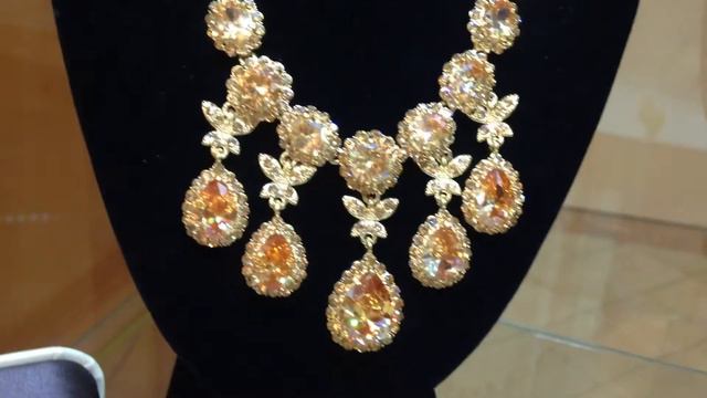 Роскошная бижутерия в Мадам Шико! смотреть онлайн