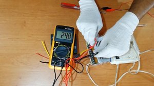 How to use 24v to 12v DC converter Step-Down?