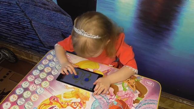 Все рисунки оживают! Буквы раскраски рисовалка для детей !