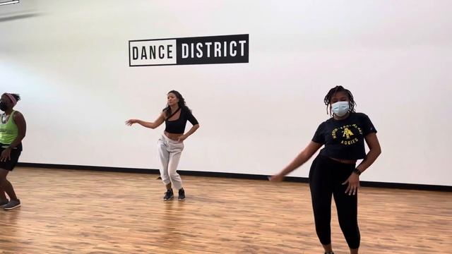 Afro Sass Style Choreo смотреть онлайн