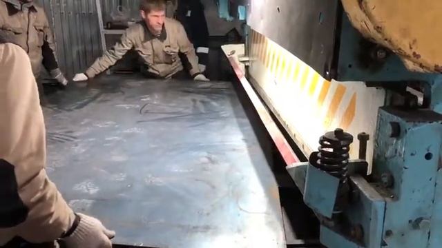 Производство металлических мусорных контейнеров