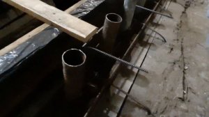 Стапель в автояме из трубы d8см.