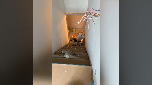 Treppen verlegen, stair floor#treppenhaus#treppe#parkett #parquet смотреть онлайн