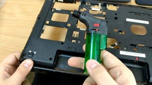 Ремонт петель ноутбука Lenovo G580 пособие для pукoжoпoв))