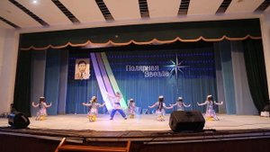 Узбекский танец "Косички" с солистом. 6 лет