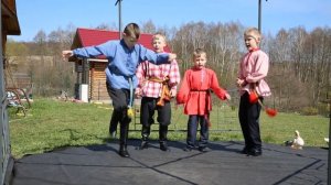 ф. а. "Крупица" "Как у нашей сотни" - казачья плясовая.