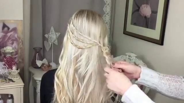 Плетение с цветком на распущенные волосы смотреть онлайн