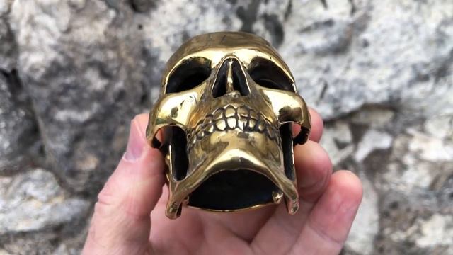Череп - коллекционная миниатюрная бронзовая статуэтка Крупная фигурка с высокой детализацией Череп смотреть онлайн