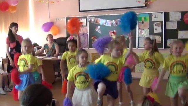23 мая 2014 Танец девочек с помпонами смотреть онлайн